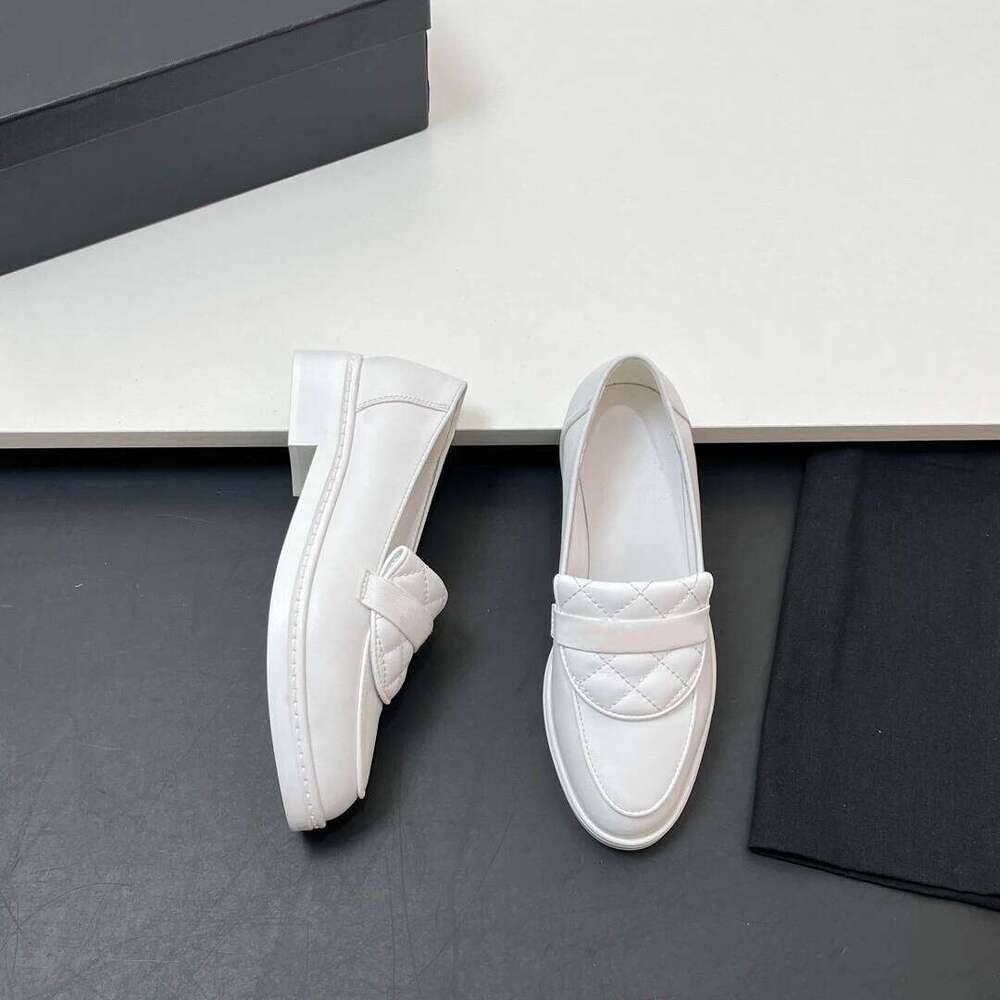 Women Size35-41 Genuine Leather Sewing Loafers Low Heels Leisure Flats Round Toe Designer Shoes Zapatillas De Mujer c2a