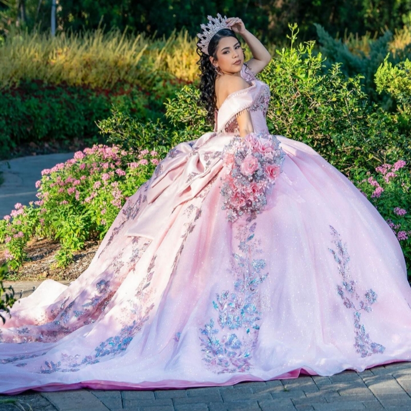Pink Shiny Quinceanera Dresses Off The Shoulder Sequin Applique Lace Beading Bow Tiered Tull Ball Gown Vestidos De 15 Anos Sweet 16 Dress