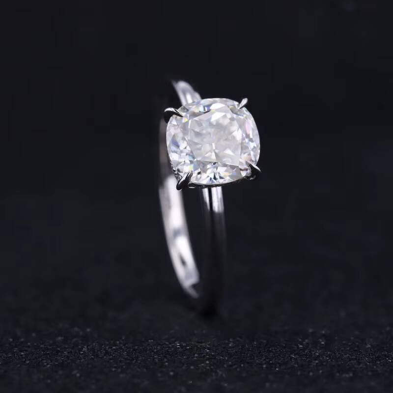Starsgem Excellent Cut White Color Cushion Shape Brilliant Cut Moissanite Engagement Ring for Gift