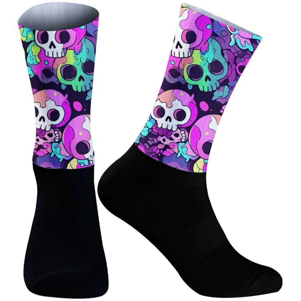 Summer Comfortable Sweat Non-Slip Graffiti Skull Patterns Cycling Socks New Highway Motion Basketball Cycling Socks Z250731