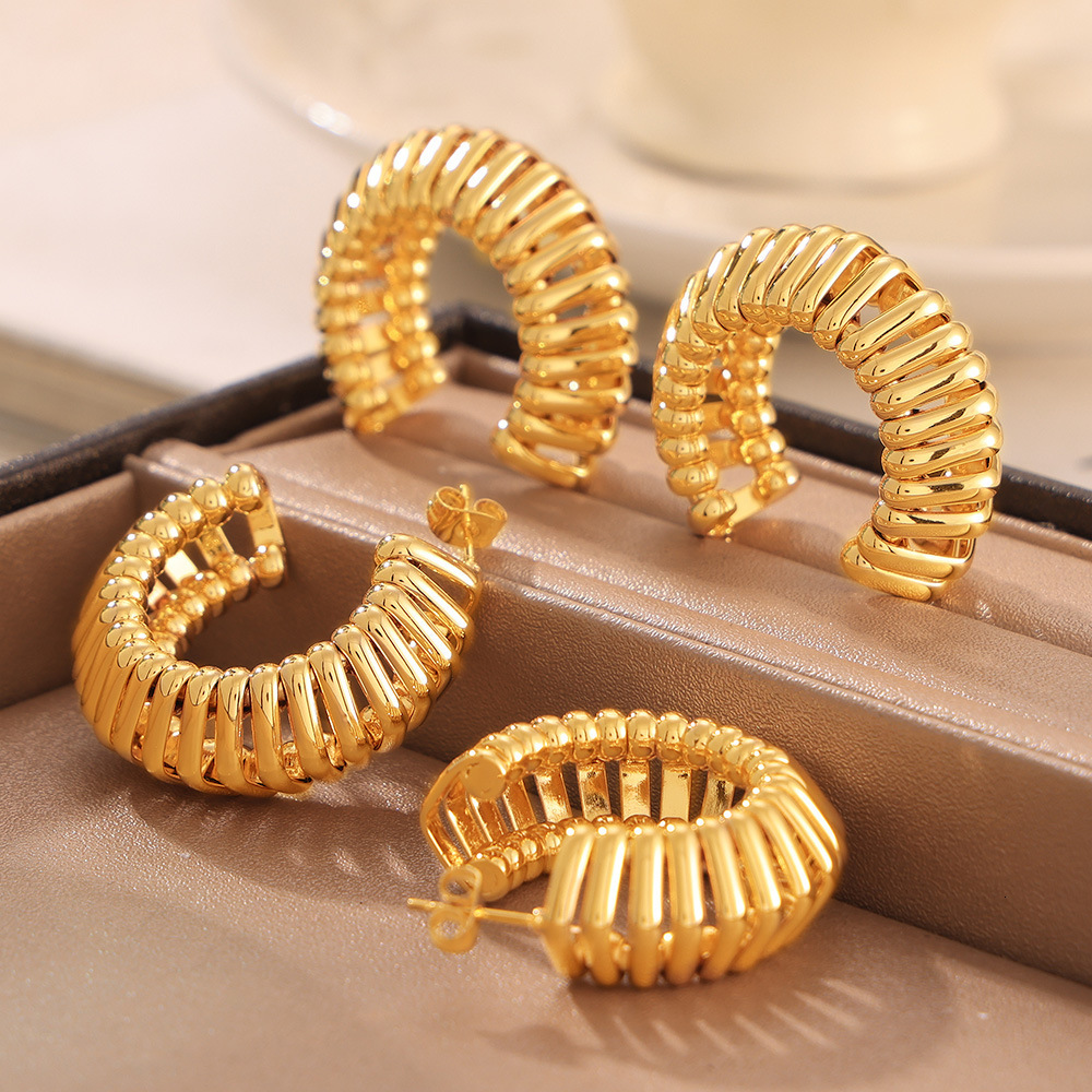 18K Gold-plated Copper Material Women's Earrings Free Shipping Designer Luxury Jewelry European And American INS Style C-shaped Spring Hollow Wir