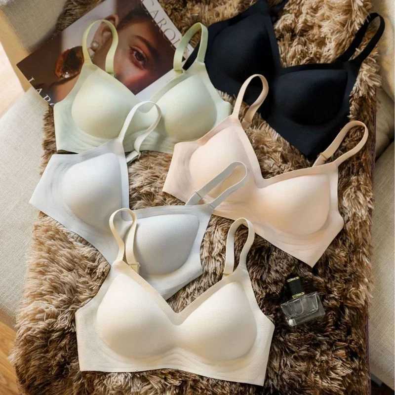 Seamless Underwear for Women with Small Breasts Push-up No Rims Soft Support Sports Bra Large Breasts Small and Thin Z250730