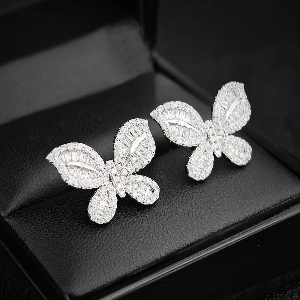 Korean Japanese Fashion Butterfly with Dias, Elegant and Simple Sier Needle White Gold for Women, Internet Celebrity Earrings e5613