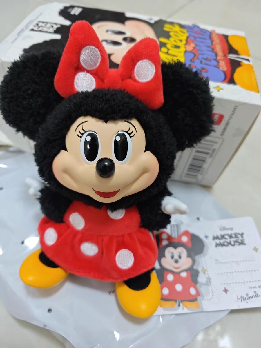 Disney New Genuine Disney Mickey Family Cute Together Keychain Series Blind Box Mickey Minnie Donald Duck Chip Dale Suprise Box Gift W250517