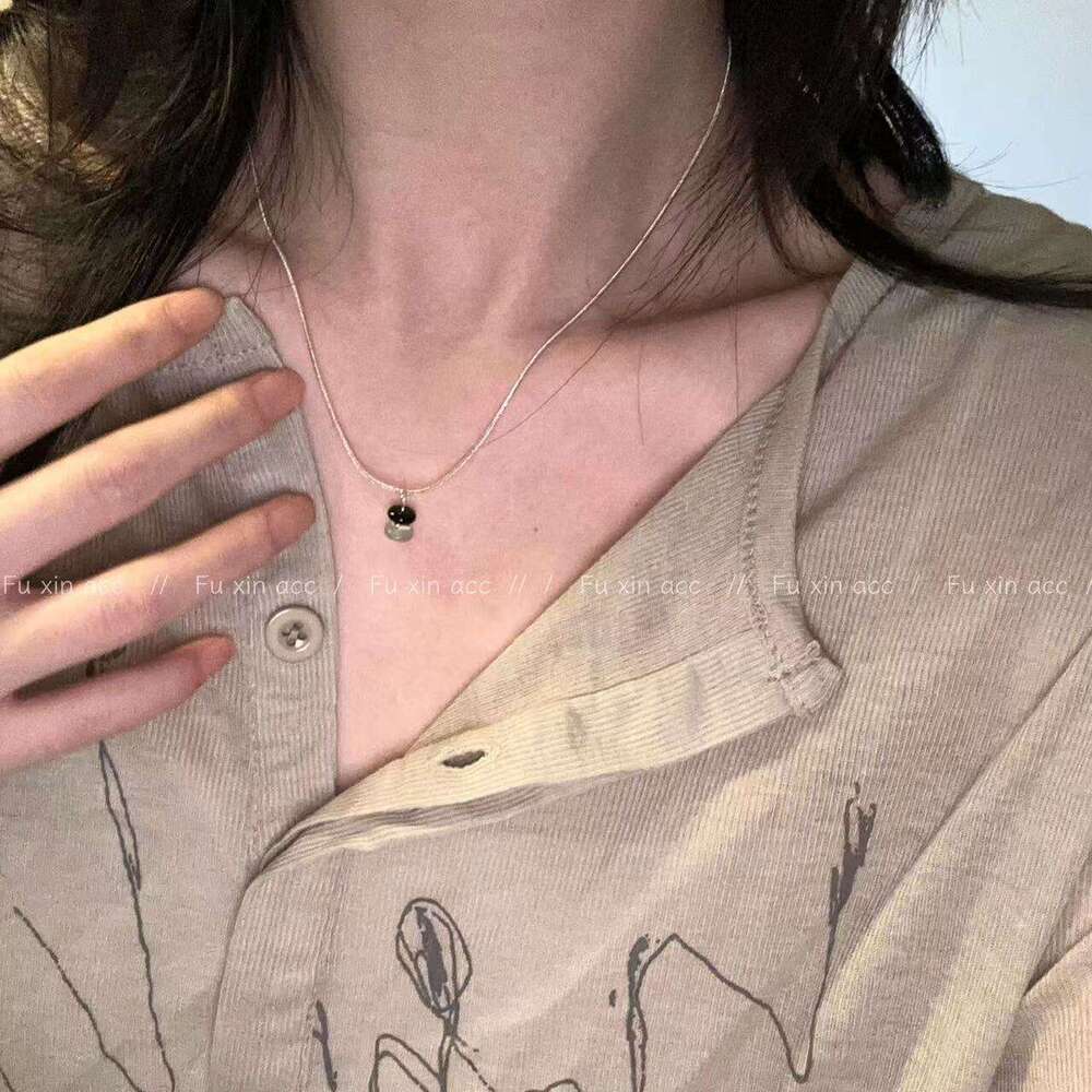 Fuxin New Korean Style Dongling Snake Bone Necklace for Women, Niche Design, High-end Versatile Colorful Jade Collarbone Chain 3de