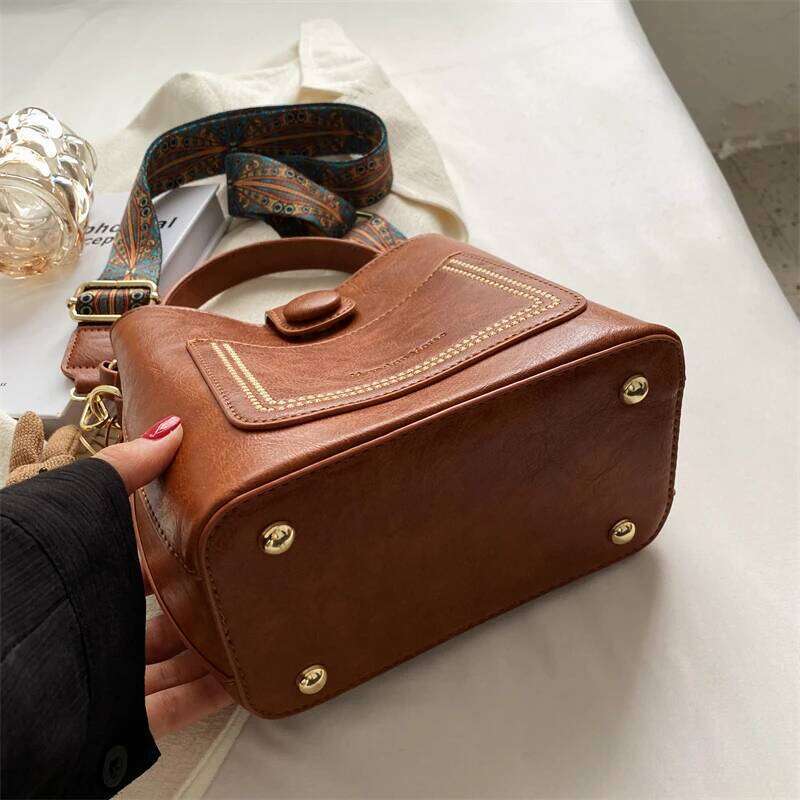 Hot Sell Vintage Simple Small PU Leather Bucket Crossbody Bag For Women 2023 Designer Fashion Lady Black Shoulder Handbag