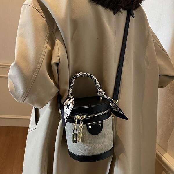 Summer New Fashion Niche for Women, Stylish and High-Value Crossbody Bag, Handheld Bucket Bag