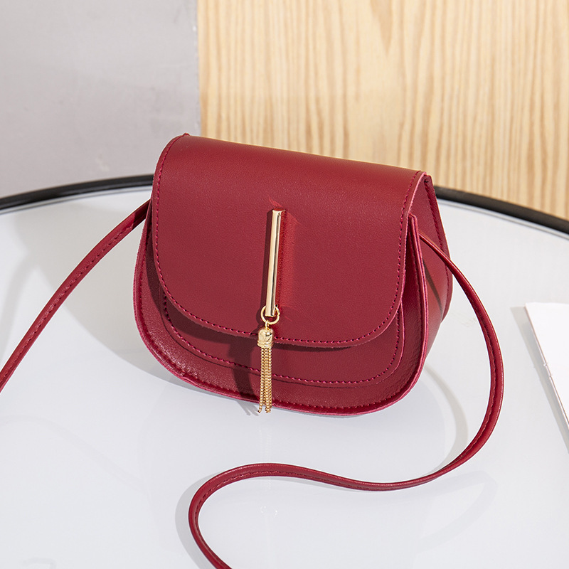 Golden tassel double-layer semi-circular single shoulder saddle bag fashionable and casual mobile phone bag, small bag