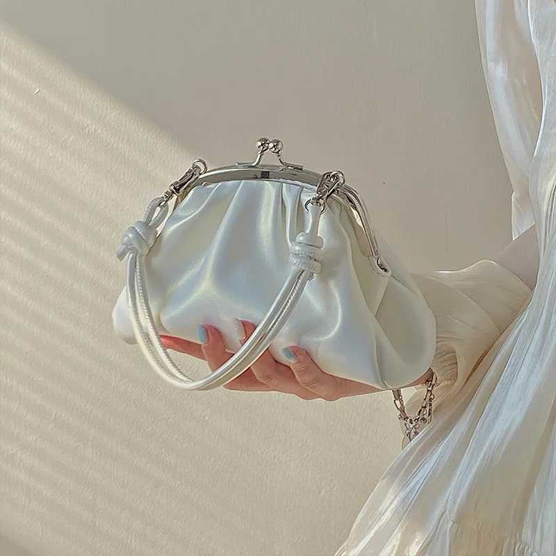 Pink White Cloud Small Handbags 2023 Ladies Daily Shopping Bags Chains Shoulder Bag Crossbody Prom Party Purses Clutch for Women Y250730