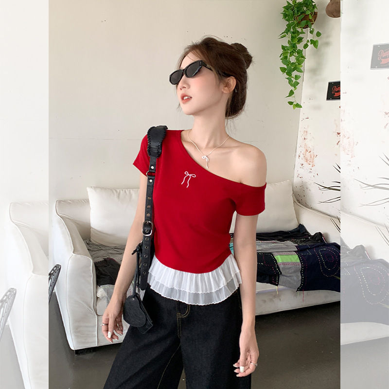 2025 red asymmetrical shoulder bow design short sleeved women's T-shirt summer new lace trimmed patch top new designer T-shirt