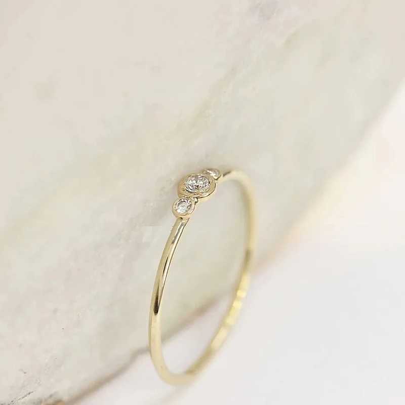 8 Exquisite Women Wedding Rings Gold Color Smooth Ring with Three Cubic Zirconia Simple Stylish Female Rings Trendy Jewelry y250730