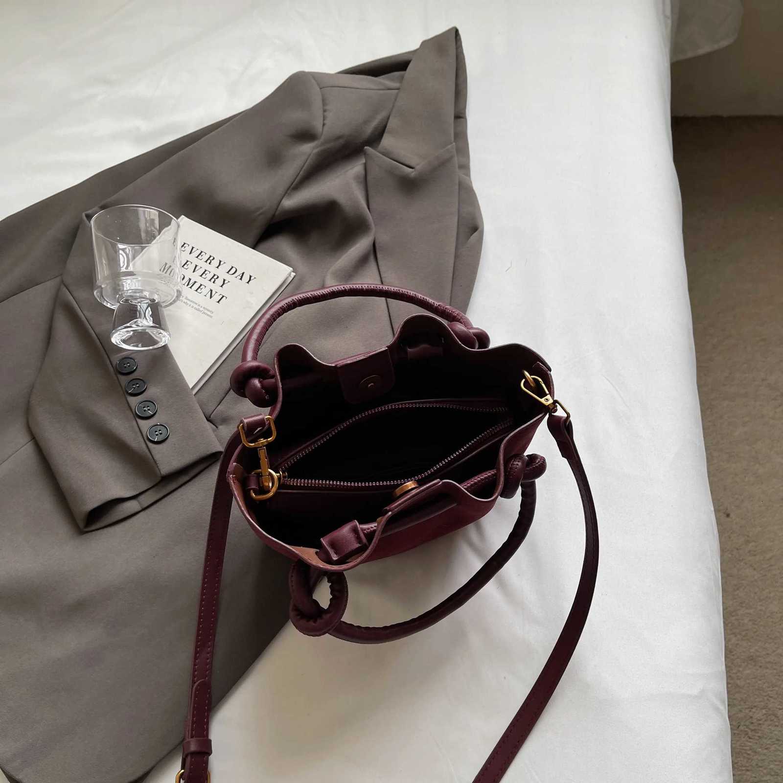 leather ruffled handbag fashion bag with removable shoulder strap high-grade single shoulder bag Y250730