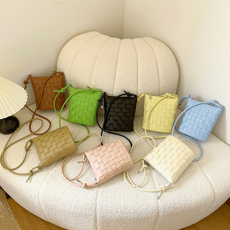 Hand-woven for Women 2024 New Trendy Single Shoulder Korean Fashion Solid Color Simple Crossbody Phone Bag ddmymoon