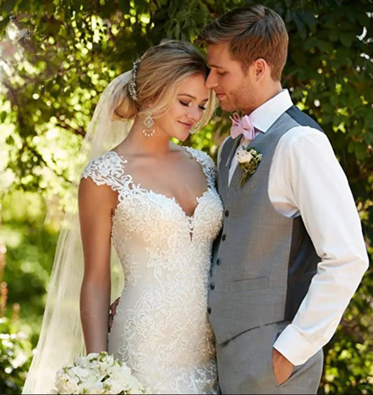 Lace Appliques Mermaid Wedding Dresses V Neck Sheer Illusion Backless Cap Sleeves Trumpet Bride Gowns Sweetheart Buttons Vestido Novia Robe De Mariee  - view 3