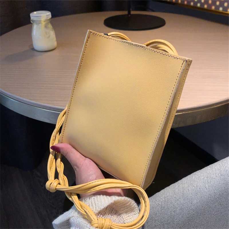 Small Square Shoulder Bag Leather Weaving Belt Crossbody Bag FAshion Women Sloid Phone Pouch Vintage Messenger Package Y250730