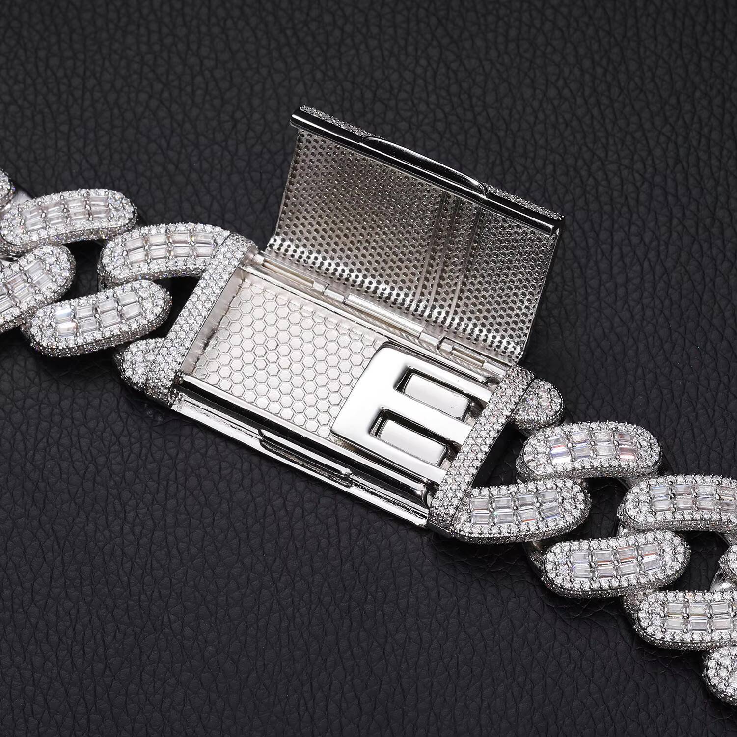 Big Guy 28mm Baguette Moissanite Cuban Link Chain 925 Sterling Silver VVS Lab Diamond Iced Out Hip Hop Jewelry Cuban Necklace