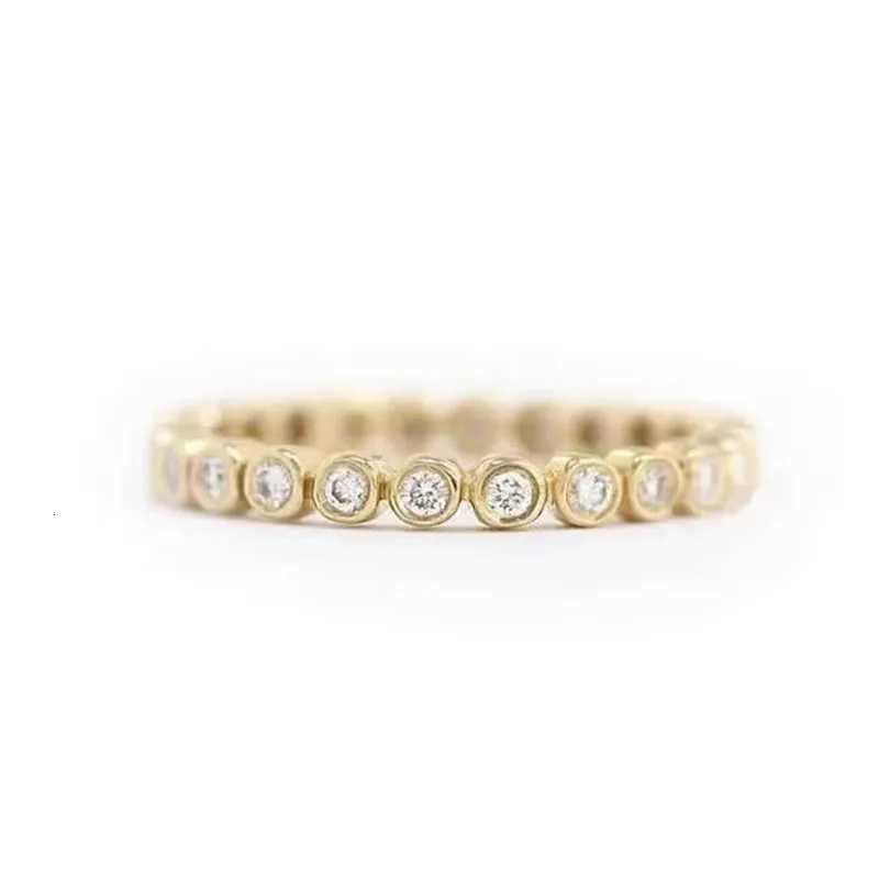 Exquisite White Zircon Engagement Jewelry for Womens Fashion Finger Accessories Party Ring y250730