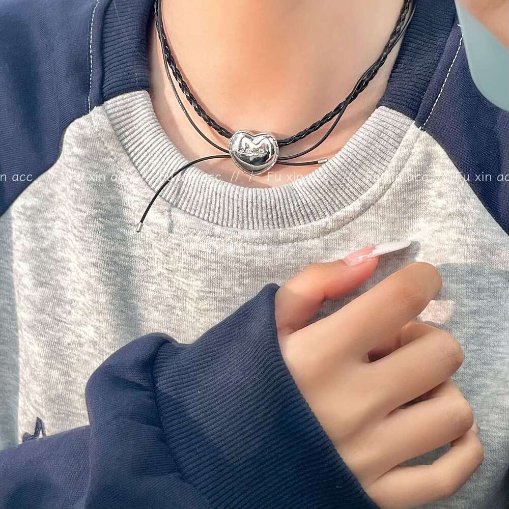 Double Layer Leather Rope Heart Bow Necklace Fashion Personality Sweet Cool Style Clavicle Light Versatile Design Sweater Chain 3ff