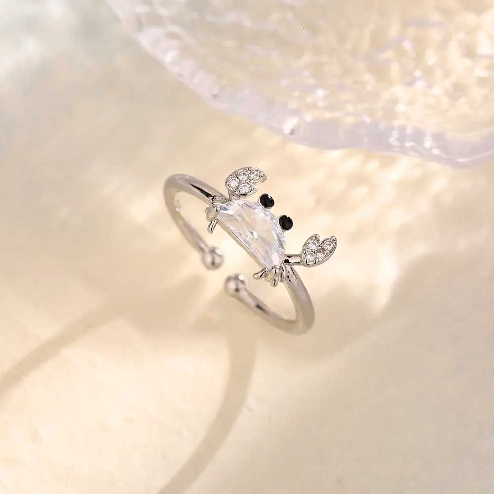 Creative Design Crystal Crab Stainless Steel Opening Rings for Women Exquisite Cute Marine Animal Finger Accessory Jewelry Gifts y250730