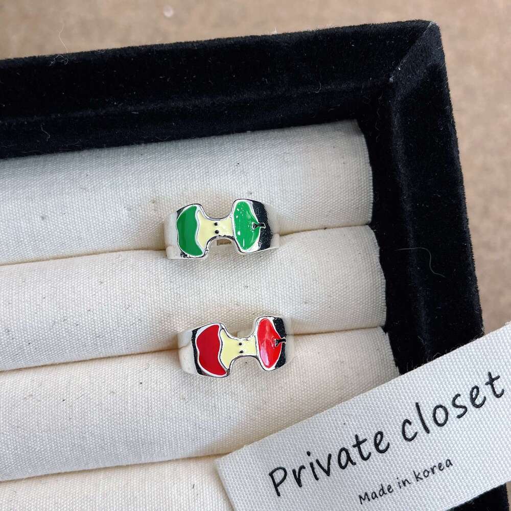 An Apple Core Open Fruit Niche Design Creative Unique Personality Fashion Ring Birthday Gift 791