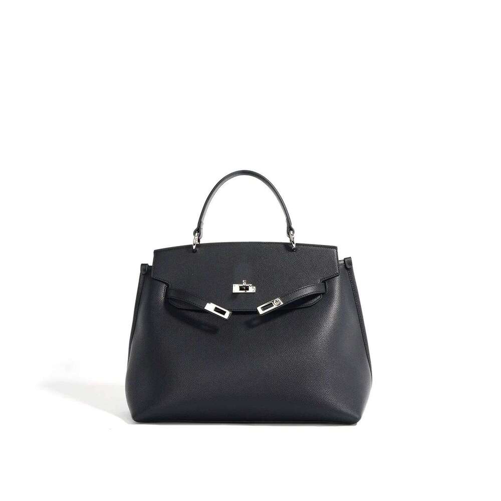Vintage Autumn New Women's Handbag Versatile Single Shoulder Slant Cross Platinum Fashionable Feeling Small Bag