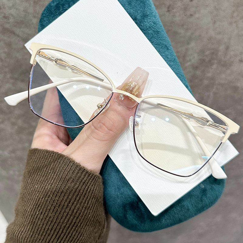 2025 new men's and women's cat's eyeglasses metal eyeglass frames myopia glasses G98-028