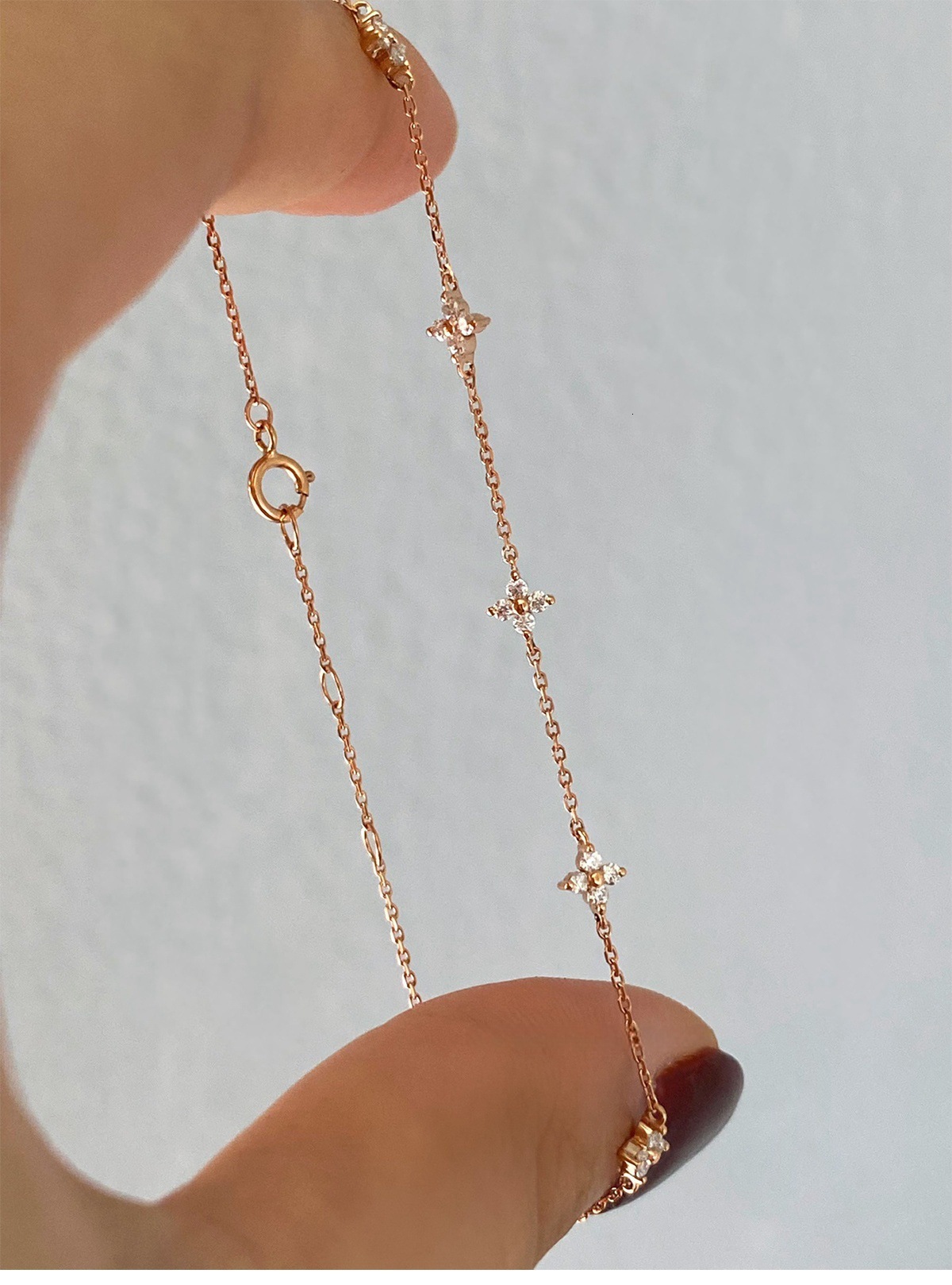 Designer Madam Bracelet Flowing Light ~ S925 Silver Plated 18K Gold Four-leaf Clover Star Bracelet Simple Zircon Pure Silver Women's Commuting