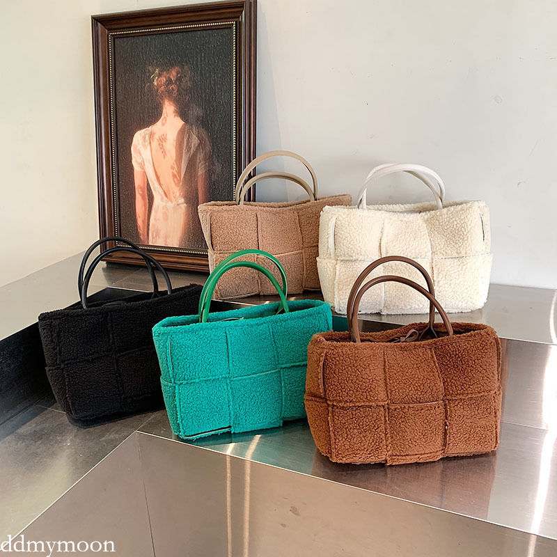 Korea Dongdaemun New Plush Woven Large Capacity Versatile Lamb Wool Handheld Tote Women's Shopping Bag ddmymoon