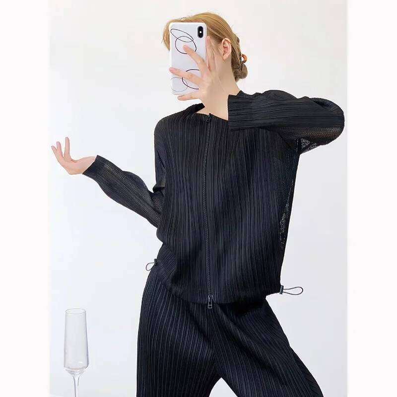 Designer Clothing 2025 Miyake Pleated Round Neck Jacket Sunbrella Women Mesh Splicing Short Zipper Top Fashion Women's Shirt