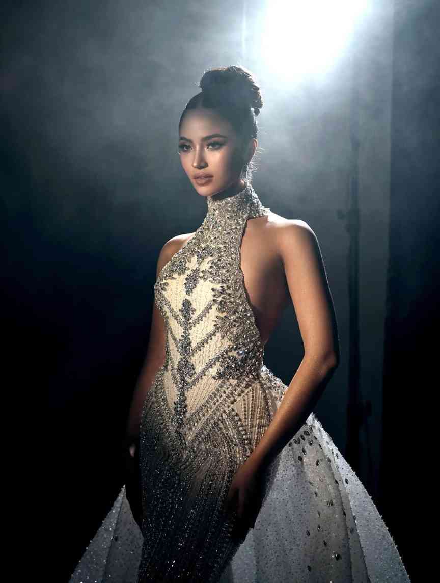 Elegant High Neck Sheath Wedding Dress Vintage Crystal Appliques Bridal Dress Sleeveless Customized Sequined vestidos de novia