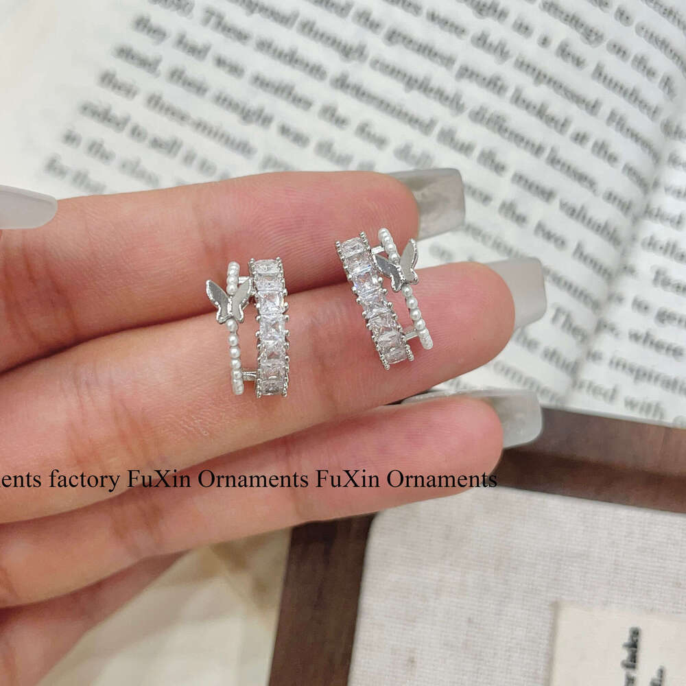 Butterfly Dream Zircon Exquisite High-end Versatile Niche Earrings Design Sweet Temperament Personality Ear Jewelry 25c