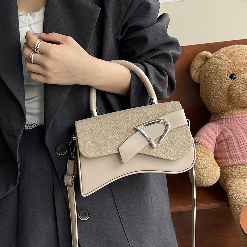 Fashion Light Luxury Box 2025 New Korean Style Trendy Casual Handbag Single Shoulder Crossbody Small Square Bag for Women ddmymoon