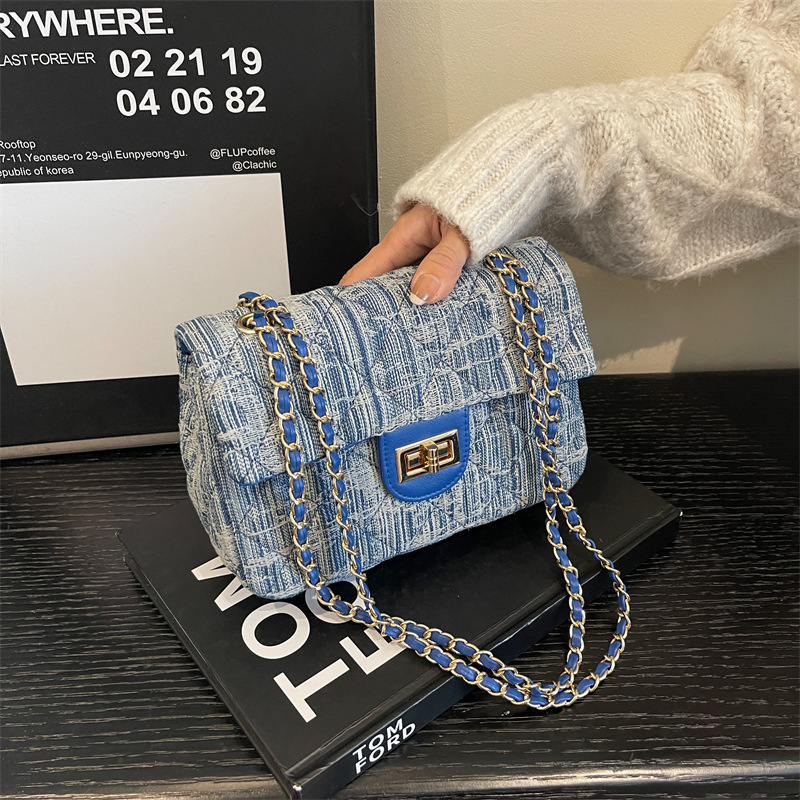 Casual versatile denim shoulder bag, mailman personalized women's bag 2025 new trendy fashion diamond chain messenger bag
