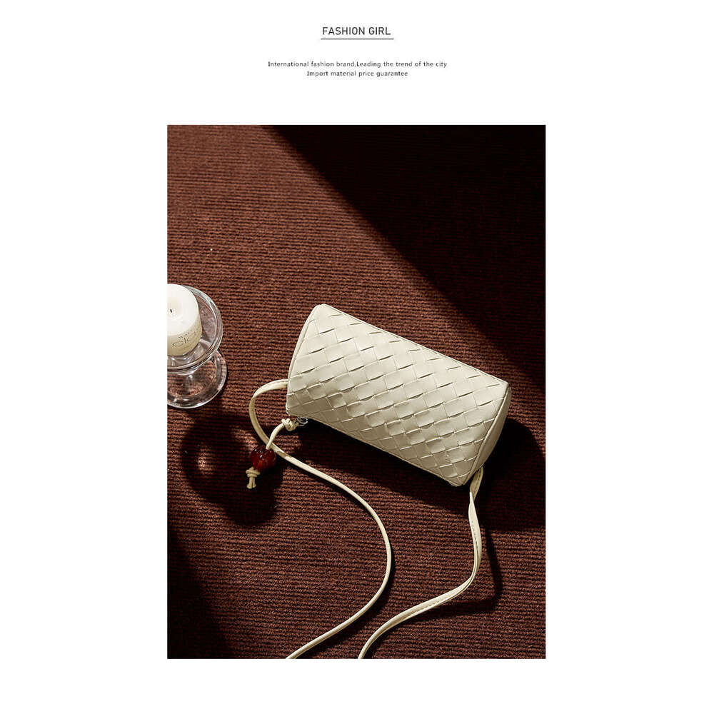 Trendy Woven Pattern Genuine Leather Single Shoulder Crossbody Mini Women Fashion Simple Casual Phone Small Pillow Bag