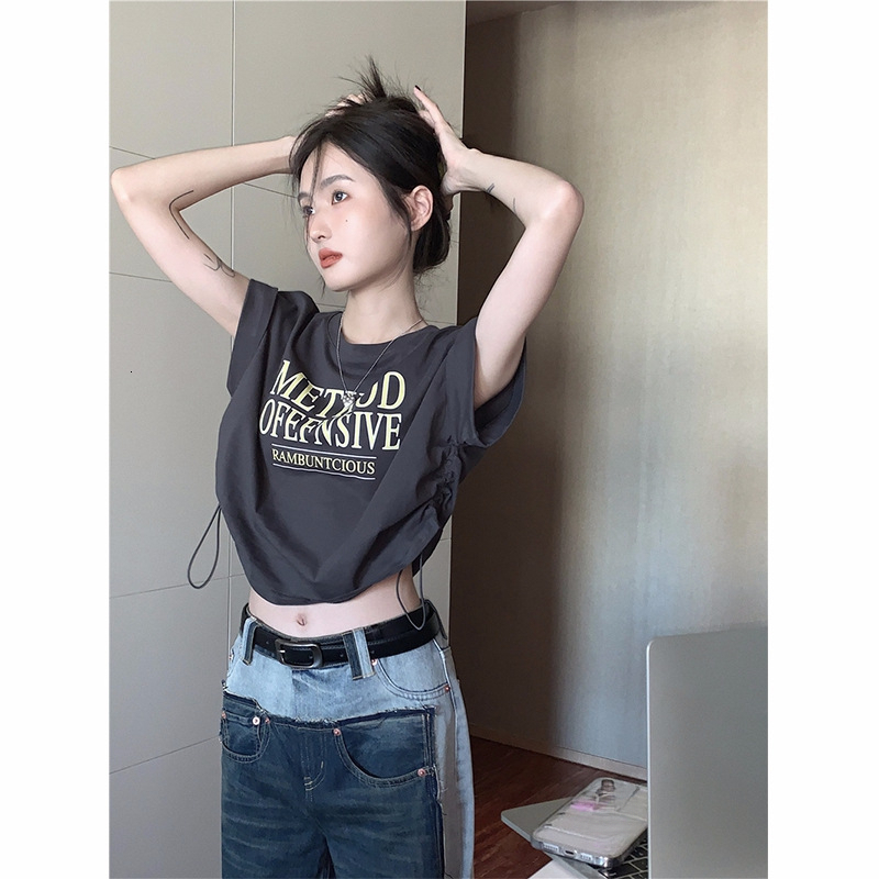 2025 summer new niche fashion short style loose and unique crop top, sweet and spicy designer T-shirt, designer short sleeved women's short sleev