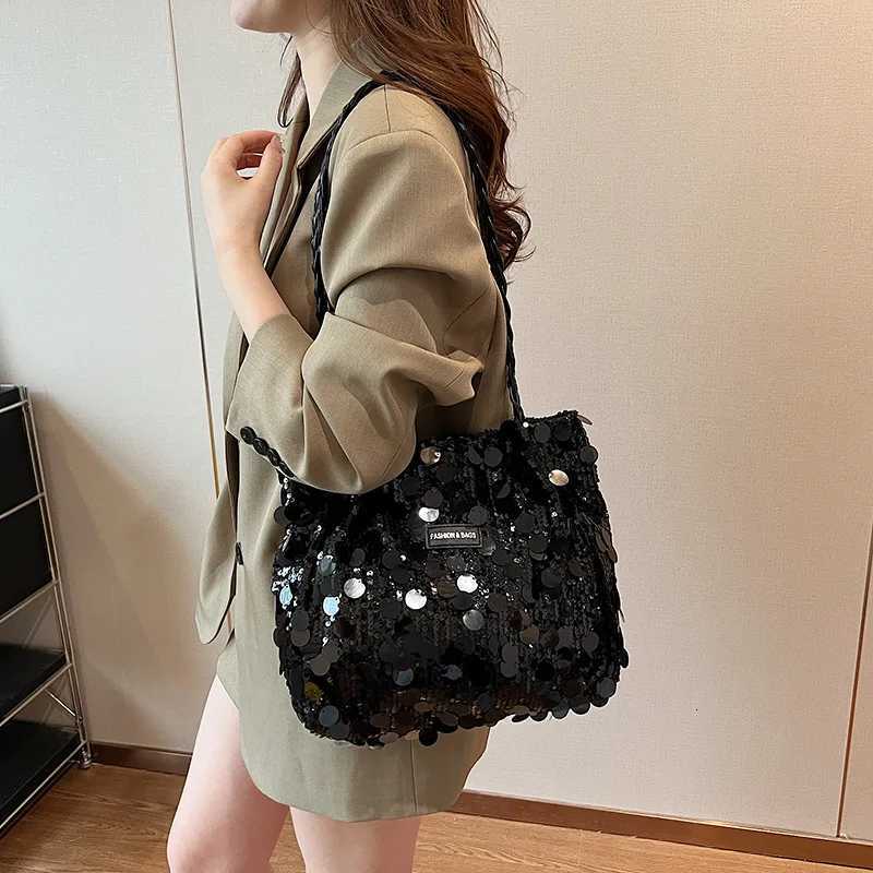 Sparkling Sequin Large Capacity Commuting Tote Bag 2024 New Womens Zipper Closure Shoulder Bags Fashion Charm Classroom Handbag Y250730