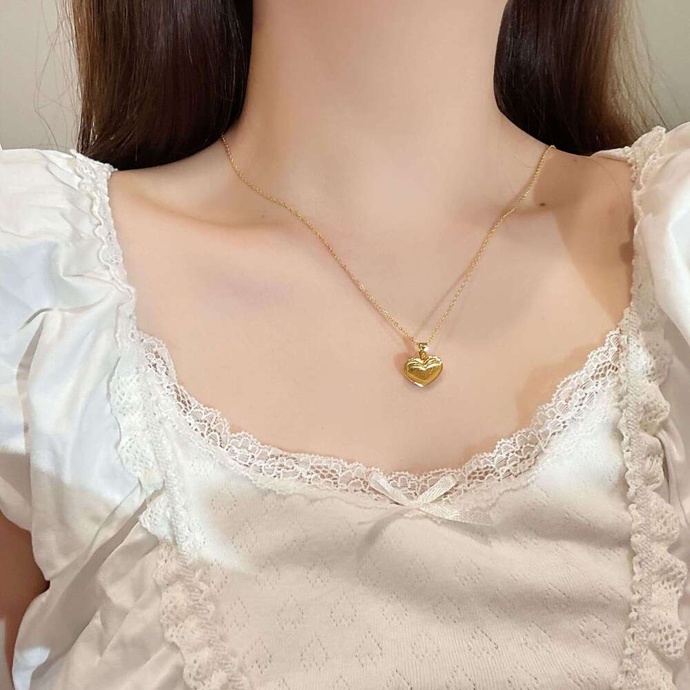 Korean Niche Design Pink Enamel with Oil Drip Effect, Reversible Peach Heart Necklace for Women, Popular on Social Media cf5
