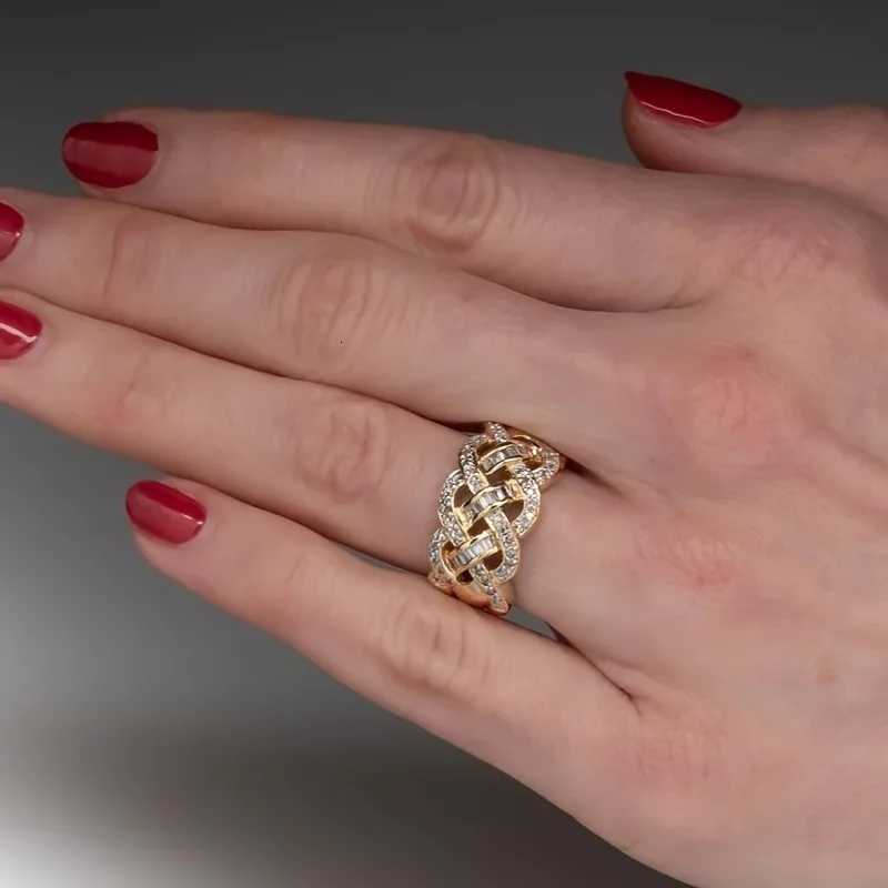 Fashion Skeleton Braided Twist Wide Face Gold Color Ring for Women Temperament Shiny Cubic Zirconia Wedding Jewelry Accessories y250730