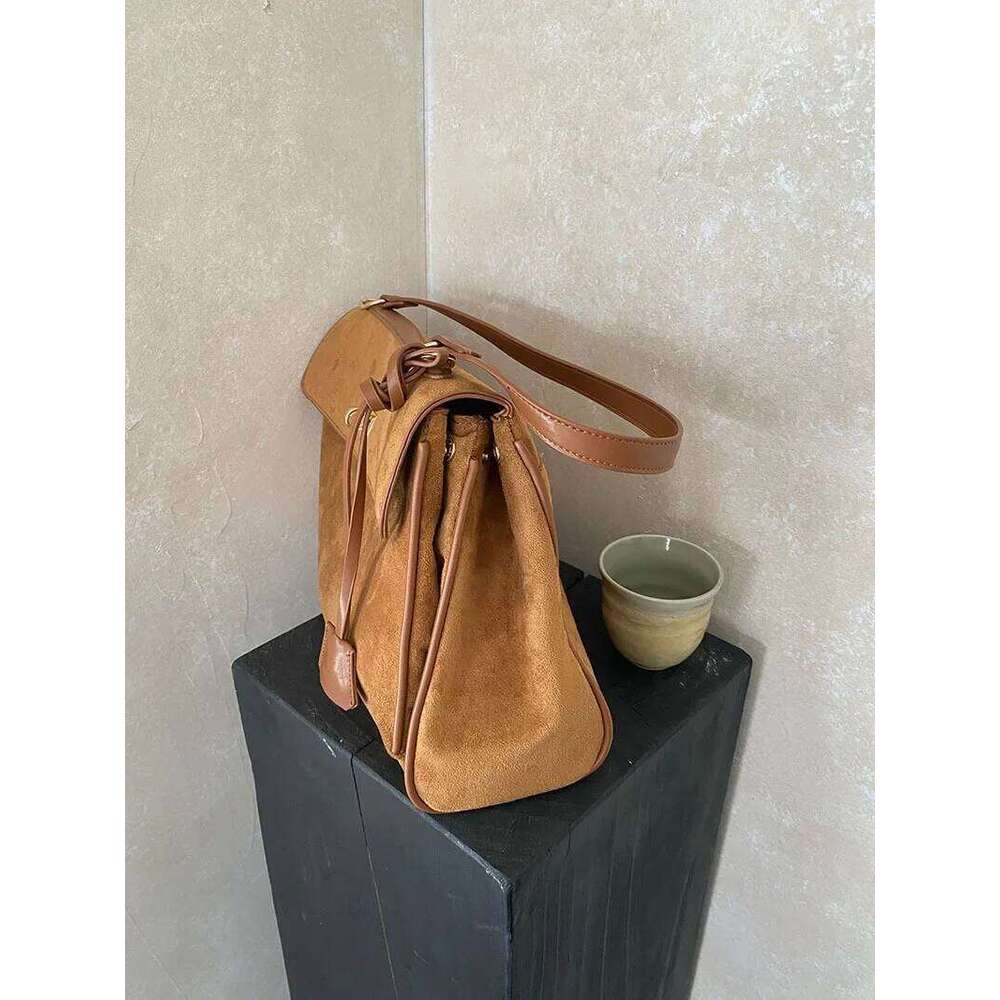 Vintage Matte Women's Tote Large Capacity Commuter Underarm Bag Autumn/Winter High-End Feel Versatile Crossbody Single Shoul