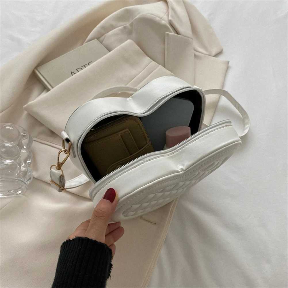 Fashion Love Heart Shape Shoulder Bag Handbags Designer Crossbody Bags PU Leather Zipper Women Casual Phone Bag Shoulder Bag Y250730