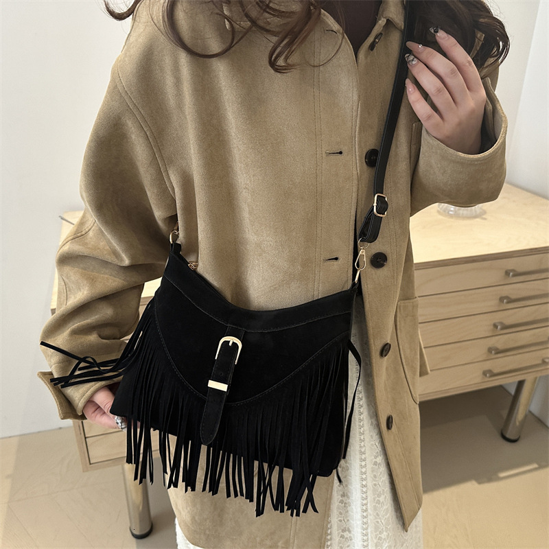 Bohemian Style Tassel for Women 2025 New Matte Shoulder Commuter Crossbody Niche Women's Bag ddmymoon