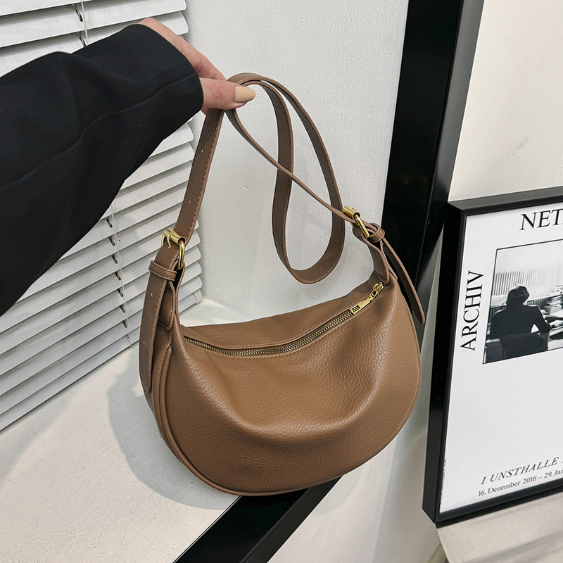 Cross border soft leather large capacity women's armpit bag new multifunctional crossbody bag designer bag retro dumpling bag