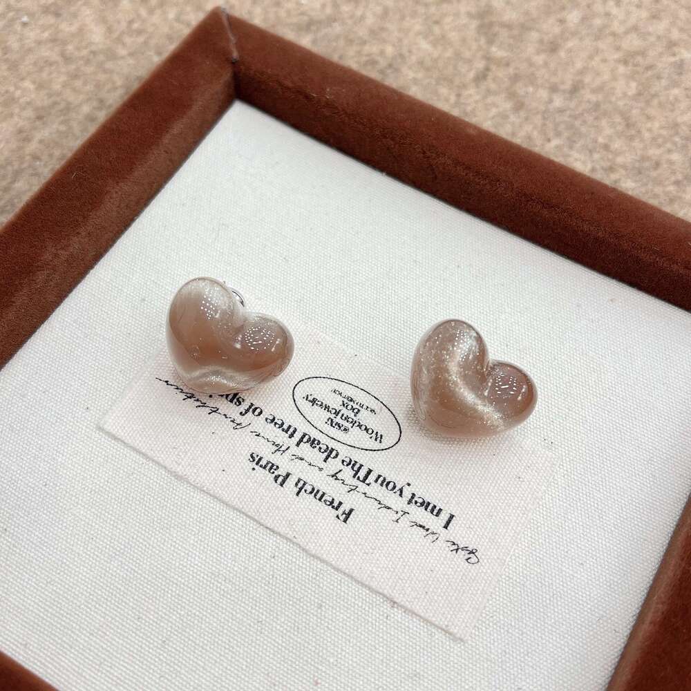 Heart-shaped Gradient Earrings for Women, Niche Versatile Commuting Earrings, Fashionable Elegant Ear Accessories, Autumn and Winter High-end Feel bcc