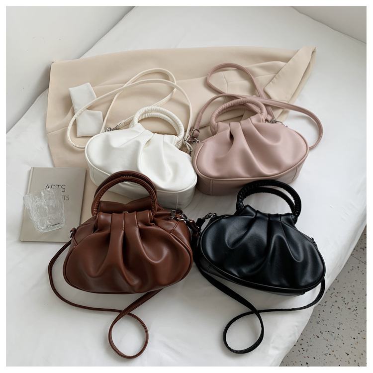 Korean women's bag 2025 new cloud retro underarm bag versatile bag hand carry high texture shoulder messenger bag