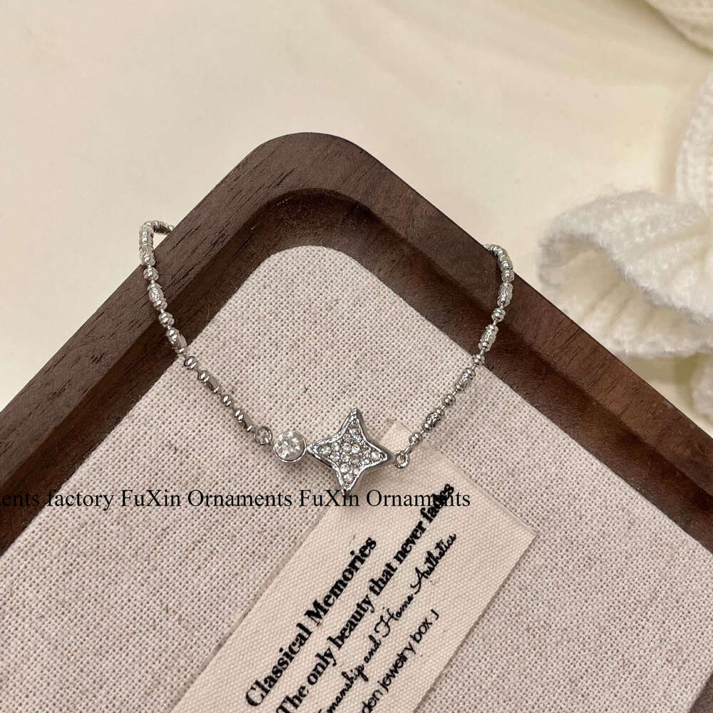 Korean Versatile Star for Women 2024 New Fashion Niche Light Exquisite Bracelet Minimalist Style High-end Feel 18d
