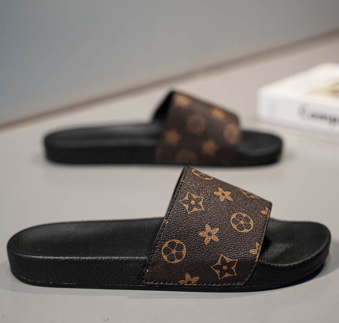 Free shipping designer slippers, men's summer outdoor one-piece flip-flops, trendy, anti-slip and deodorizing thick-soled men's beach flip-f