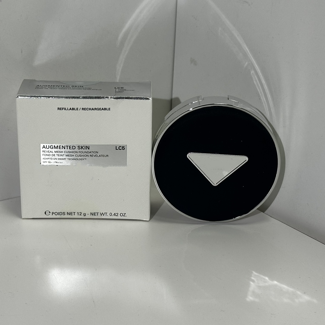 Green triangular air cushion Silk Soft Mist Powder Cake Long-lasting Oil Control Coverage Face Blemishes Air Cushion BB Cream Foundation Even Skin