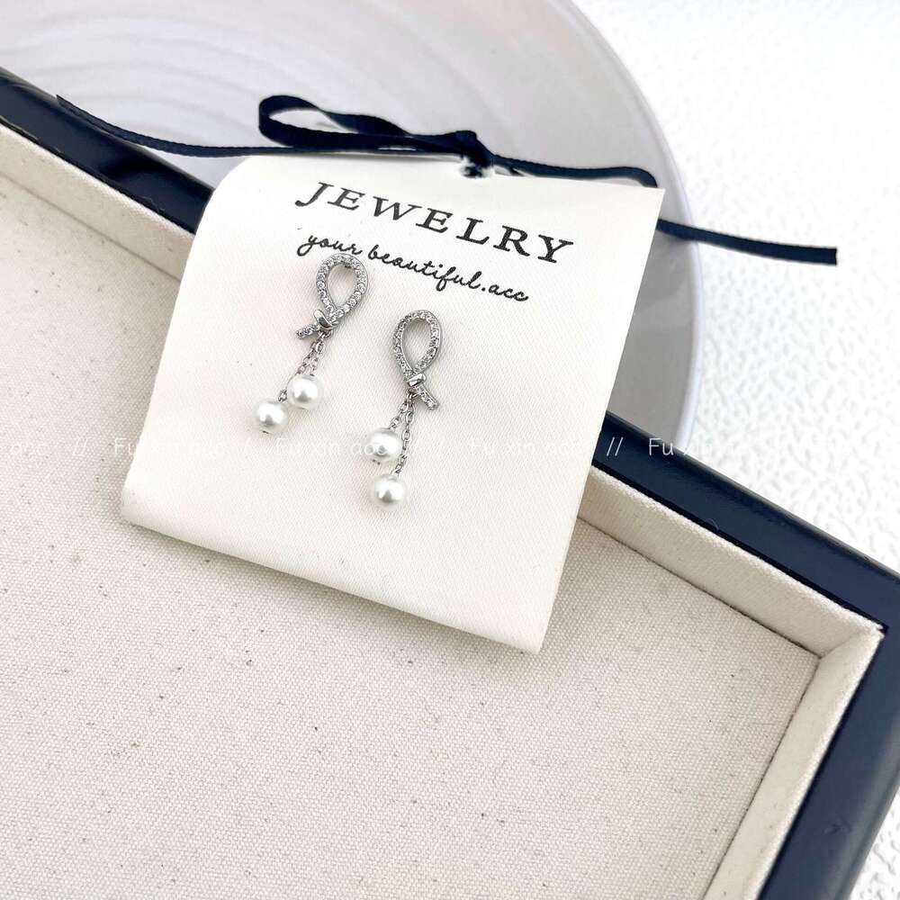Zircon Half-Half Knot Tassel Pearl Earrings for Women, Light Fashion Versatile Stud Earrings, Niche Design with a Sense of Sophistication c76