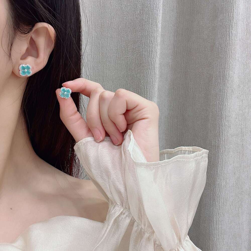 TikTok Same Style Blue Four-Leaf Clover Edge Full Zircon Main Body Sier Tone Fashion 2025 Spring New Earrings 1ea