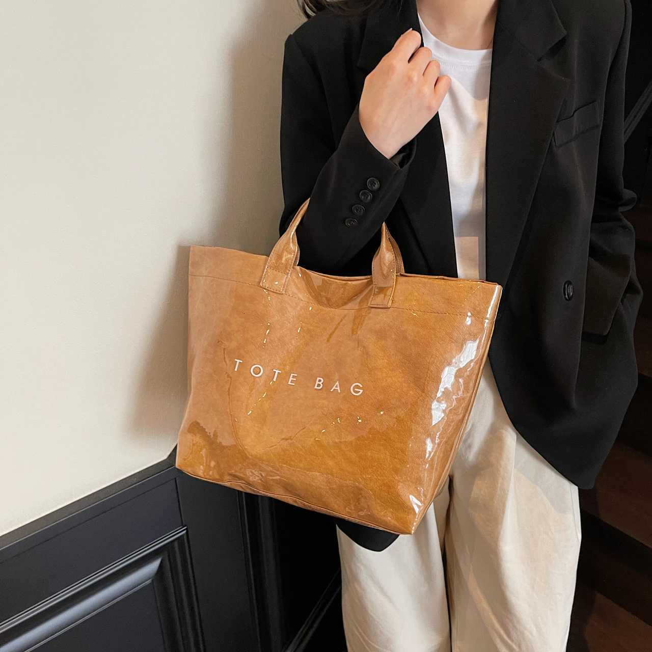 Large Capacity Transparent Jelly Bag with Pvc Material Handle Waterproof Korean Style Neutral Gender Bag in Fashion G250729